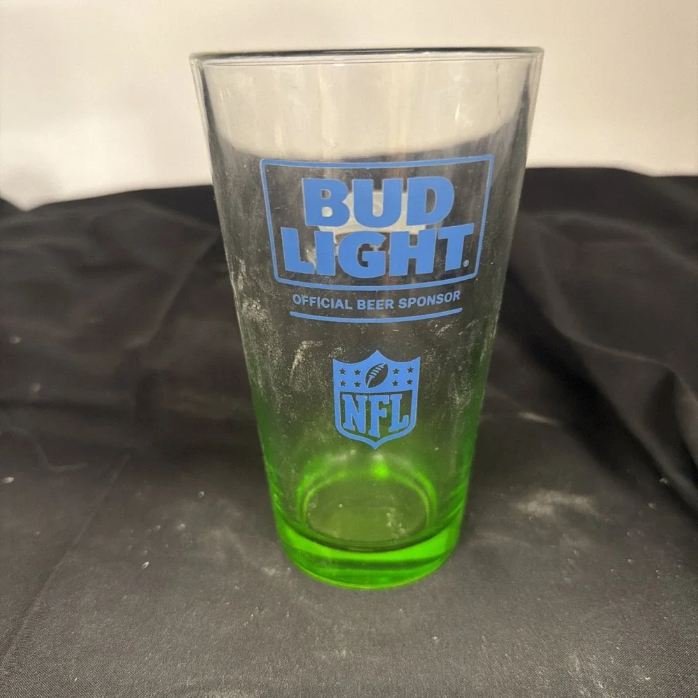 LoBud Light Seattle Seahawks 16 oz Pint Beer Glasses 5 7/8